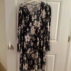 XL Old Navy Long Sleeve Tunic Dress - Black with White Flower Pattern